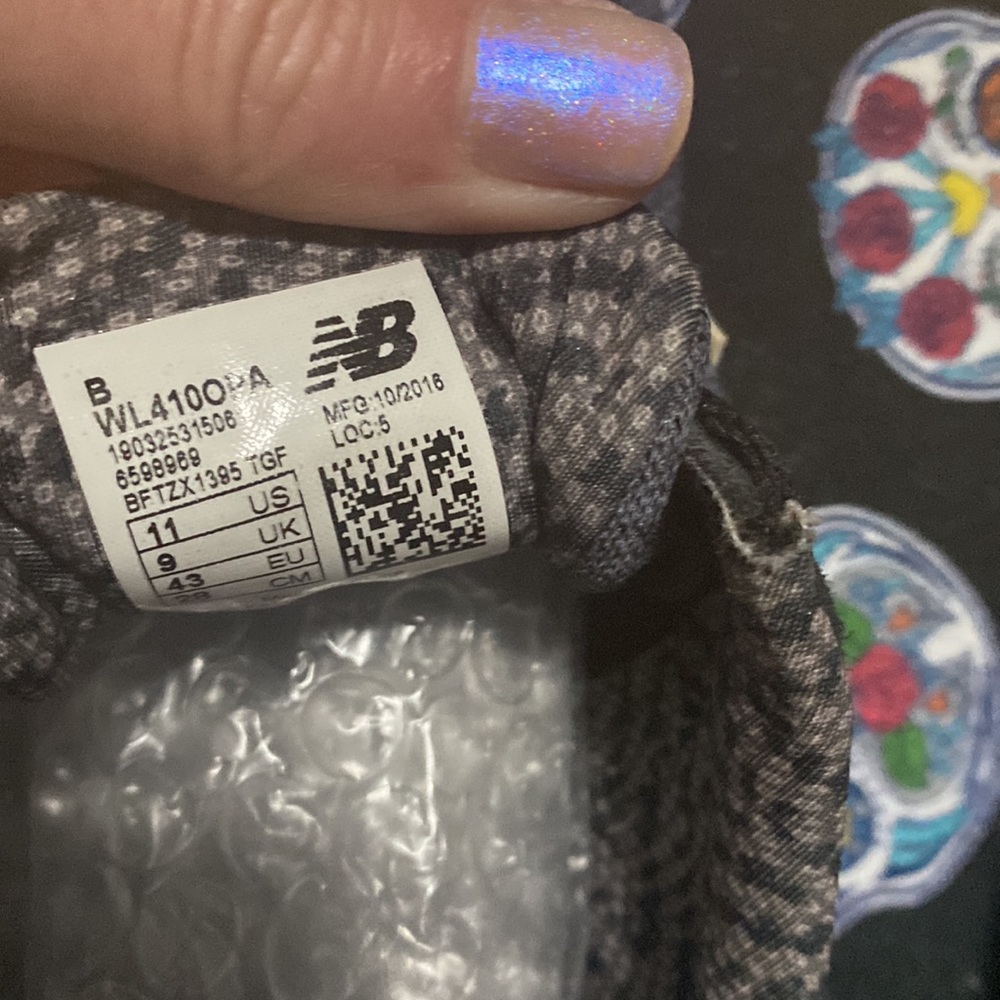 New Balance - Picture 2 of 3